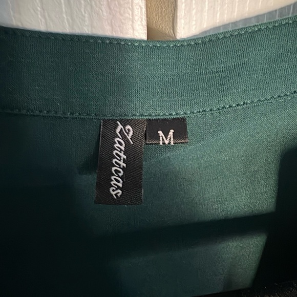 Elegant Green Lace Sleeve Top - Picture 3 of 3